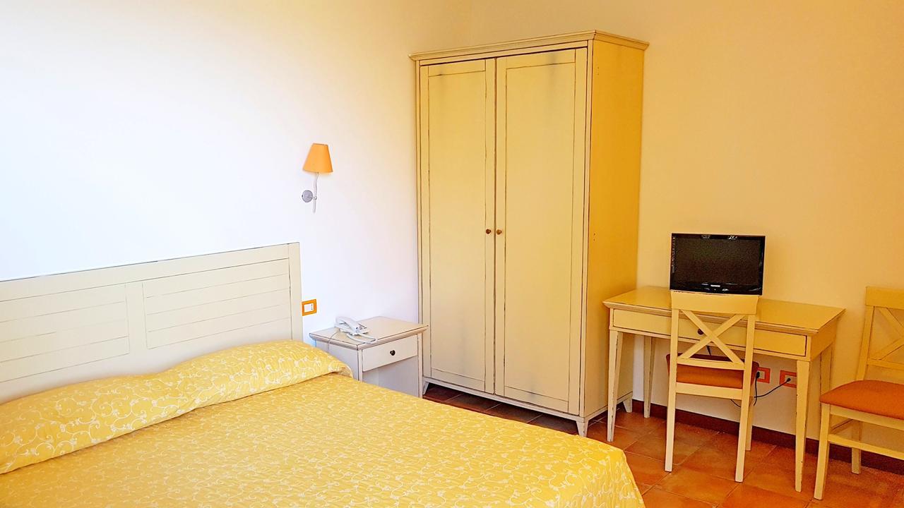 Hotel Villa Tramonto Direttamente Sul Mare ซานวินเชนโซ ภายนอก รูปภาพ